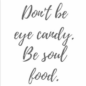 Meet your Posher, Llaura